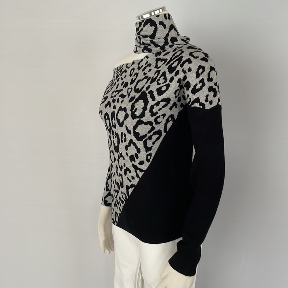 NWOT Venus Leopard Sweater Small - Picture 6 of 12